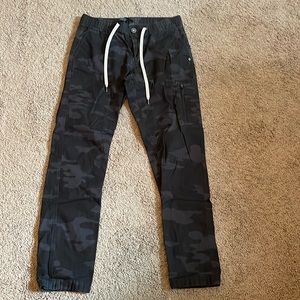 Vuori casual camp pants